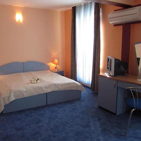 Hotel Shterev Sopot Habitación foto